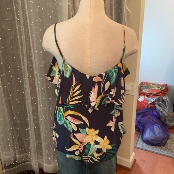 NWOT Old Navy Floral Cold Shoulder Top Sz S - Picture 7 of 9